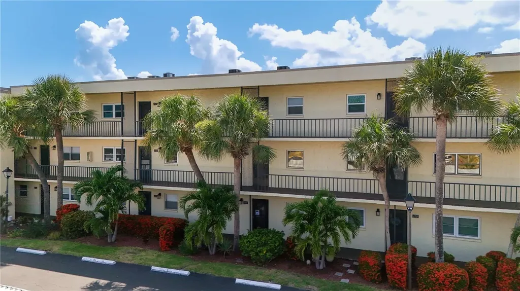 11485 Oakhurst Road Largo FL 33774