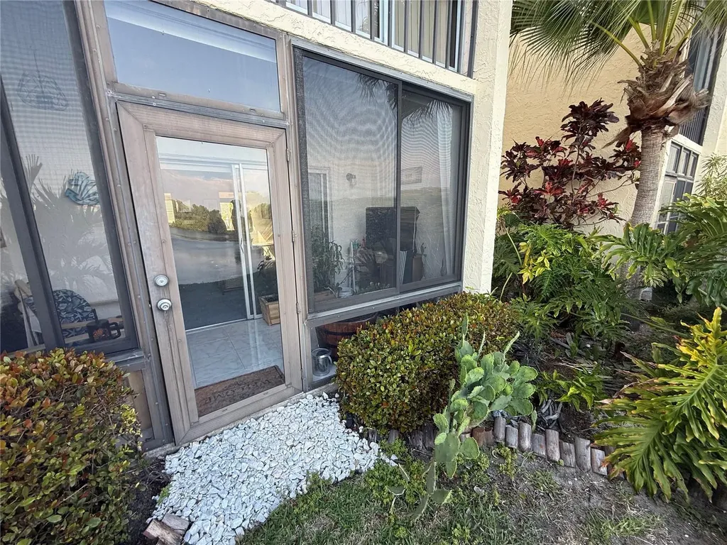 11485 Oakhurst Road Largo FL 33774