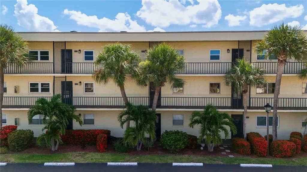 11485 Oakhurst Road Largo FL 33774