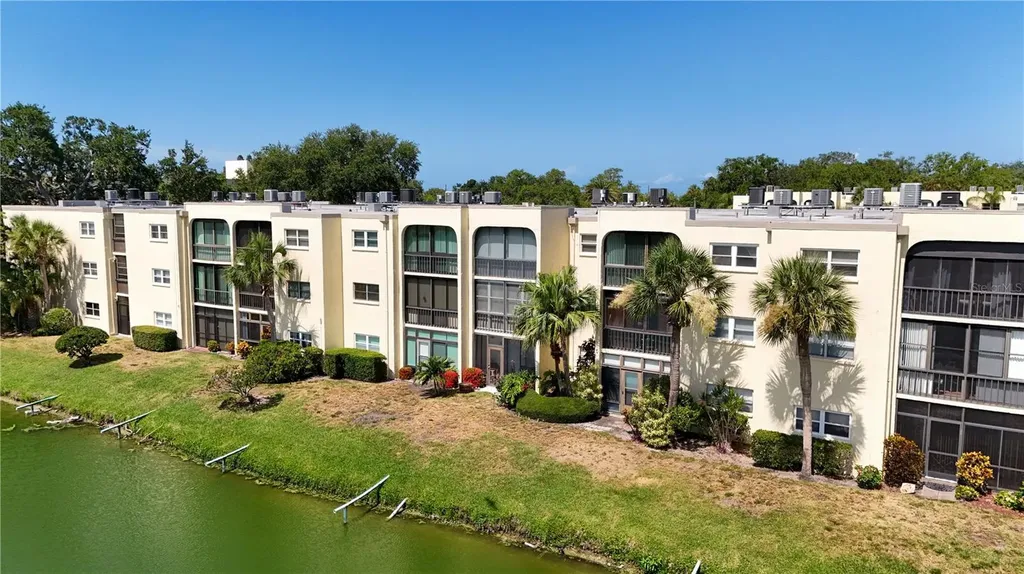 11485 Oakhurst Road Largo FL 33774