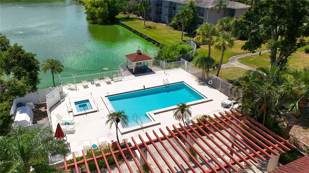 11485 Oakhurst Road Largo FL 33774