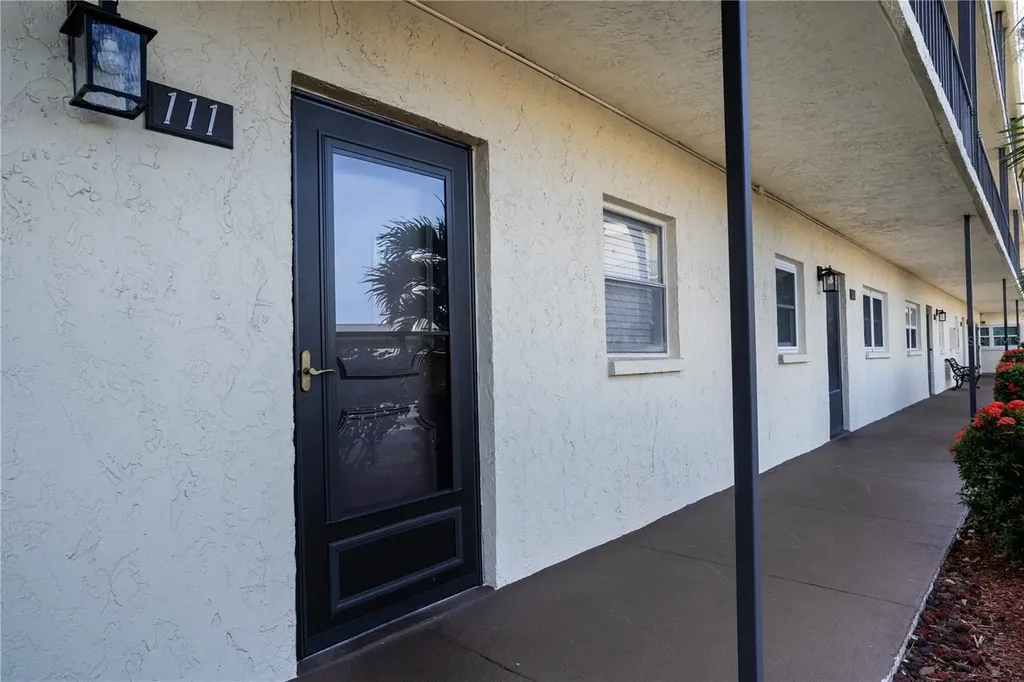 11485 Oakhurst Road Largo FL 33774