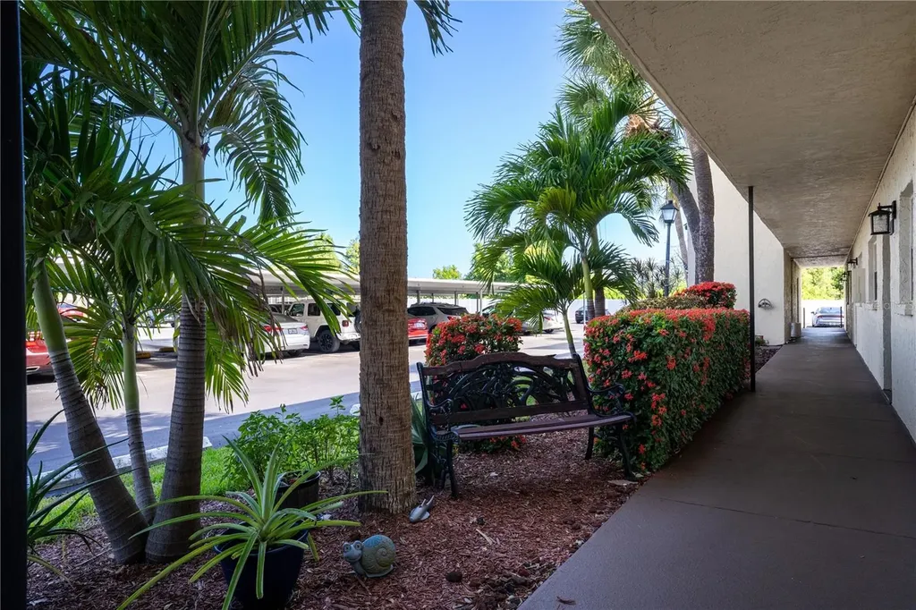 11485 Oakhurst Road Largo FL 33774