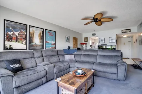 11485 Oakhurst Road Largo FL 33774