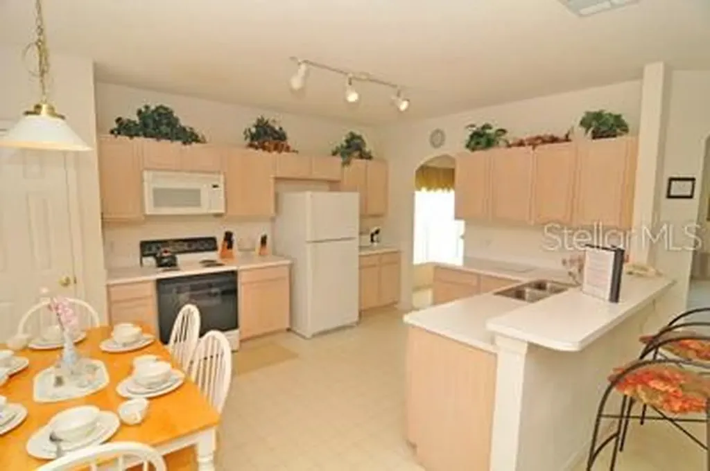 637 Eagle Pointe S Kissimmee FL 34746