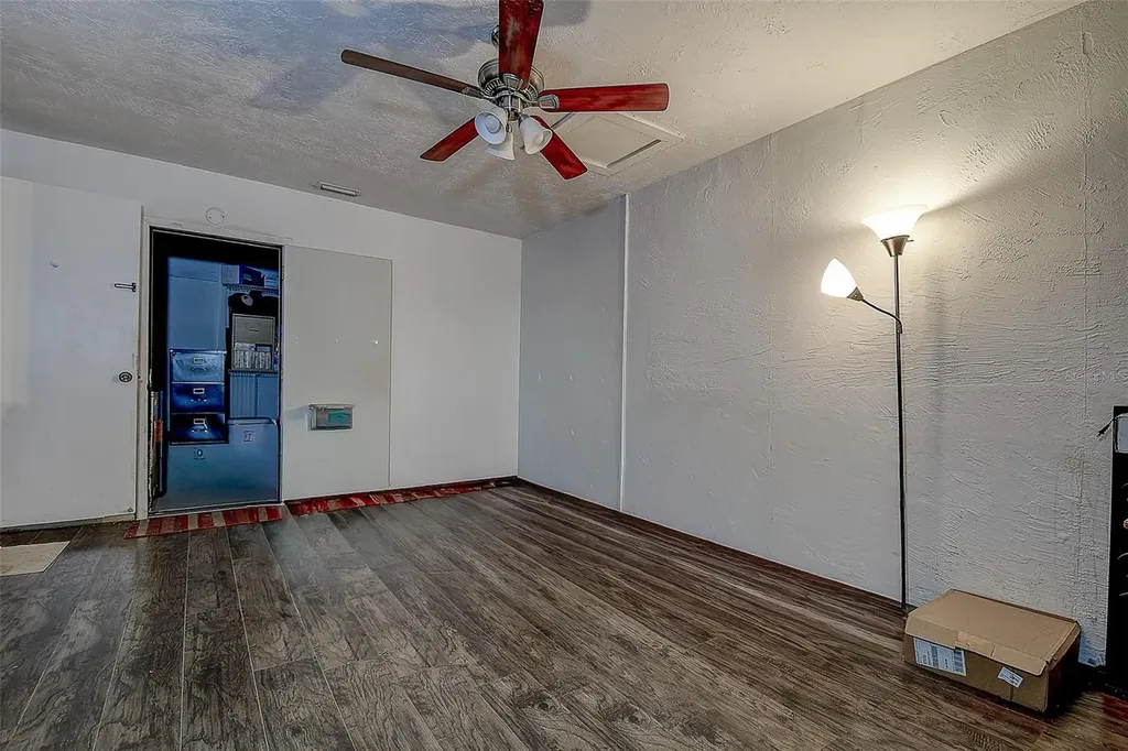 7834 42nd Avenue N St Petersburg FL 33709