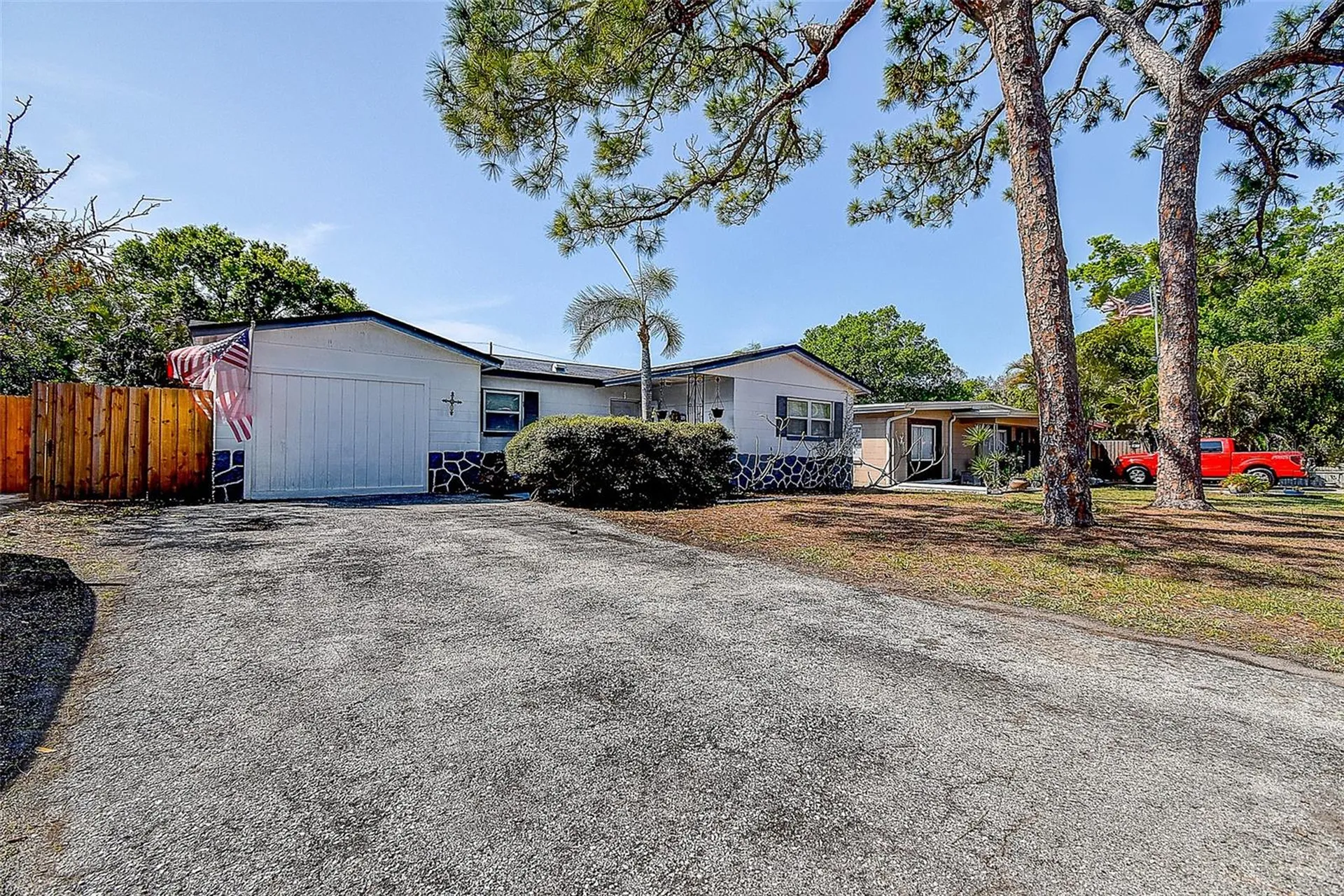 7834 42nd Avenue N St Petersburg FL 33709