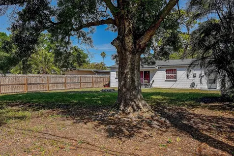 7834 42nd Avenue N St Petersburg FL 33709