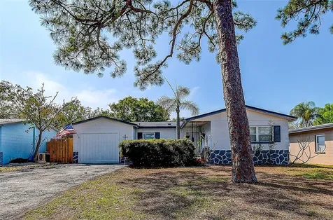 7834 42nd Avenue N St Petersburg FL 33709
