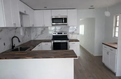 2442 40th Avenue N St Petersburg FL 33714