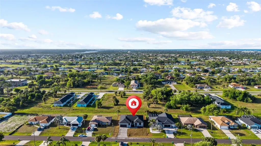 41 Mark Twain Lane Rotonda West FL 33947