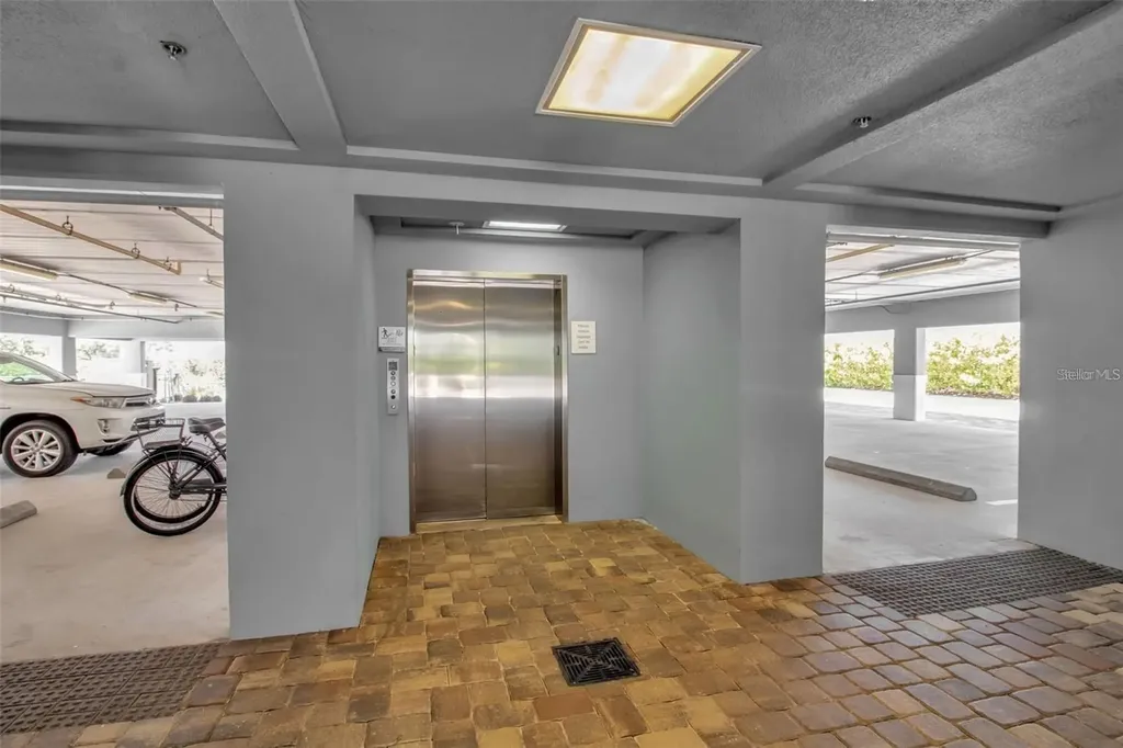 376 Aruba Circle Bradenton FL 34209