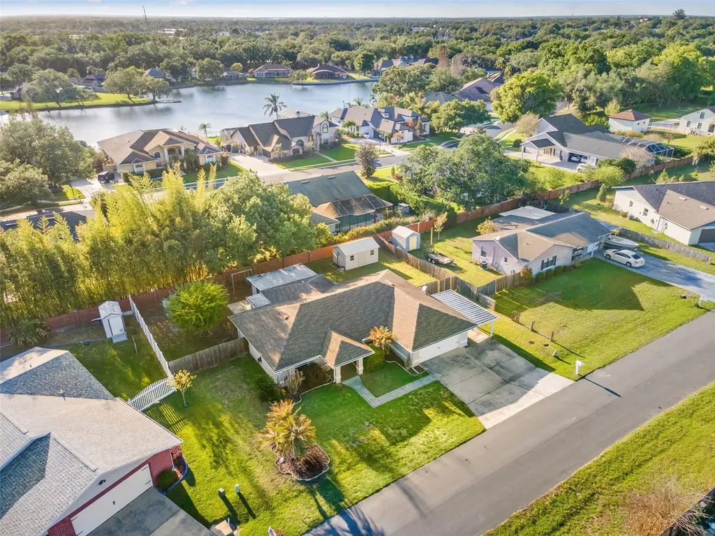 703 Scott Lake Village S Lakeland FL 33813