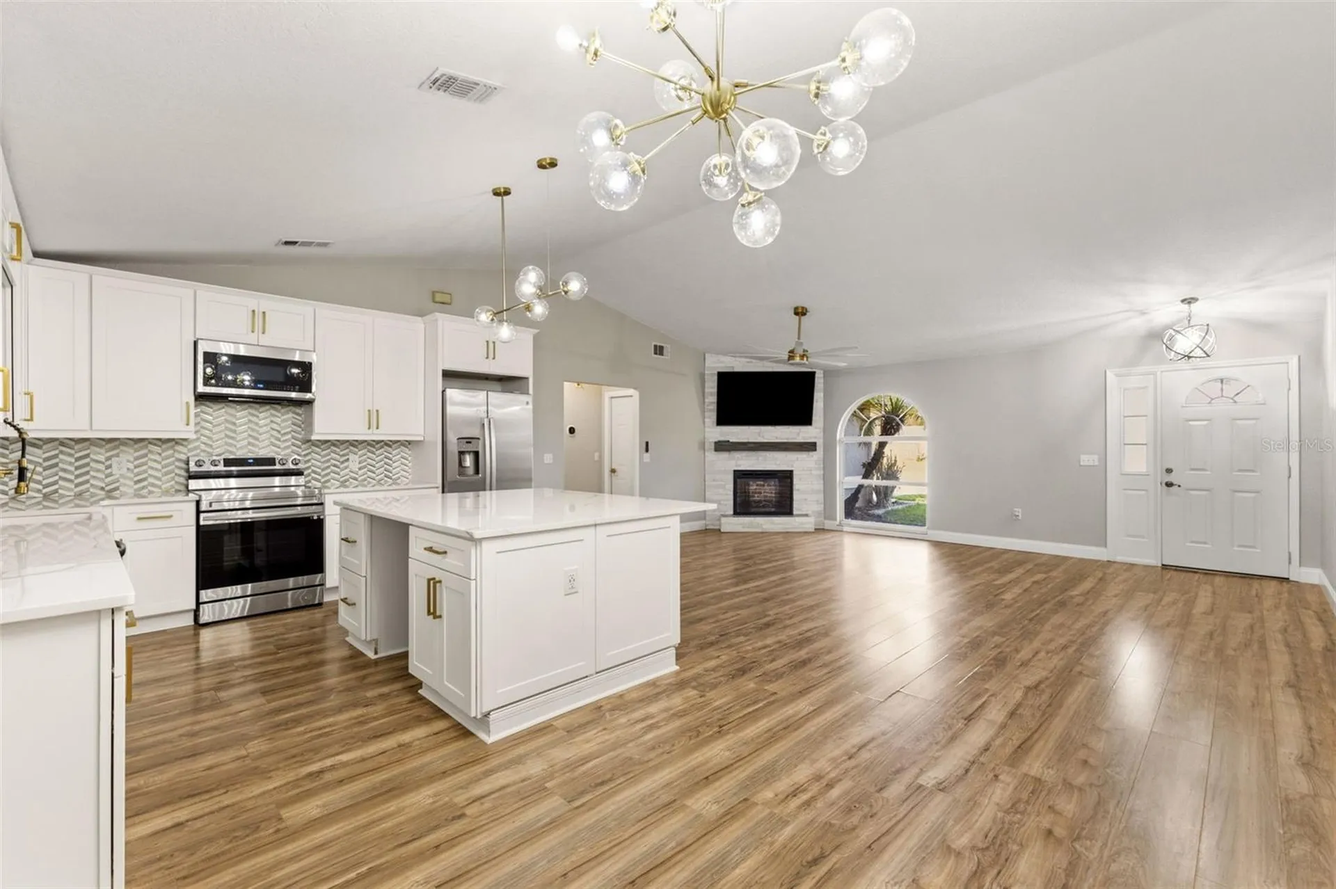 703 Scott Lake Village S Lakeland FL 33813