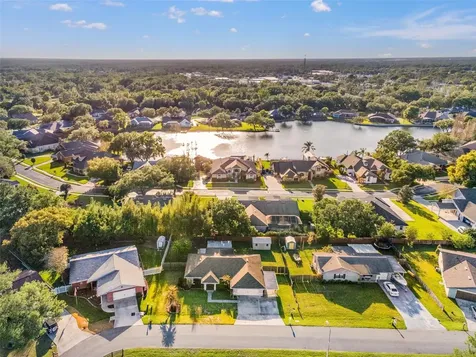 703 Scott Lake Village S Lakeland FL 33813