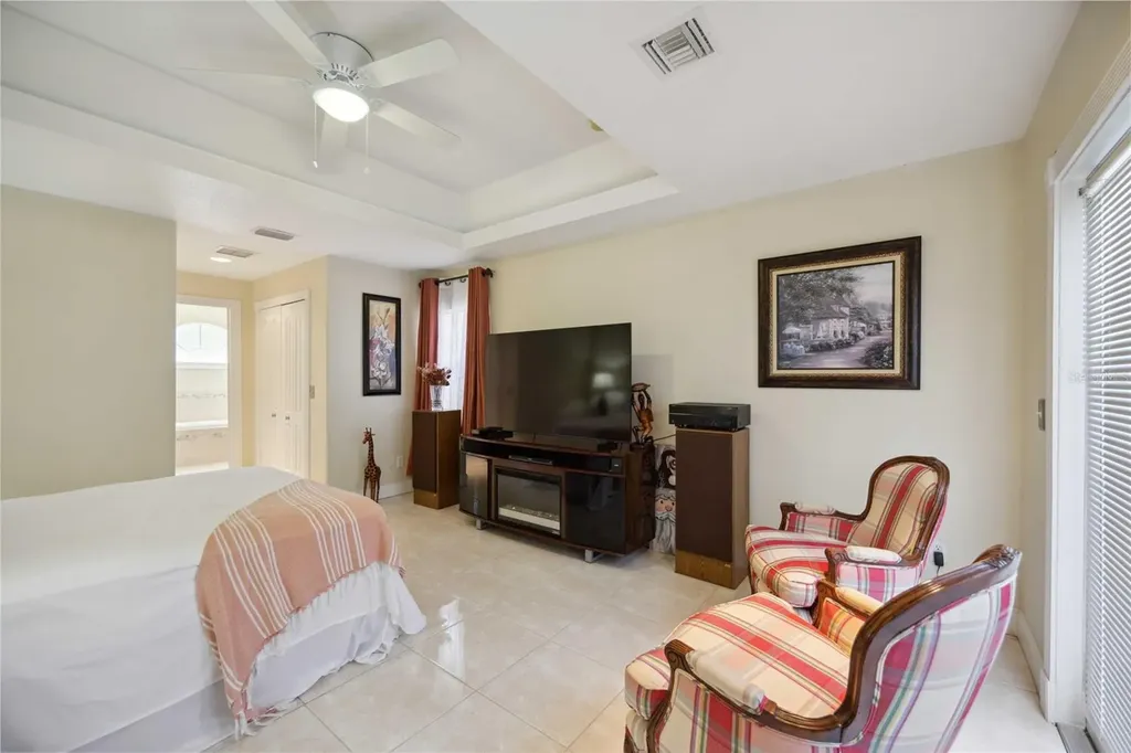 1621 Dr Martin Luther King Way Sarasota FL 34234