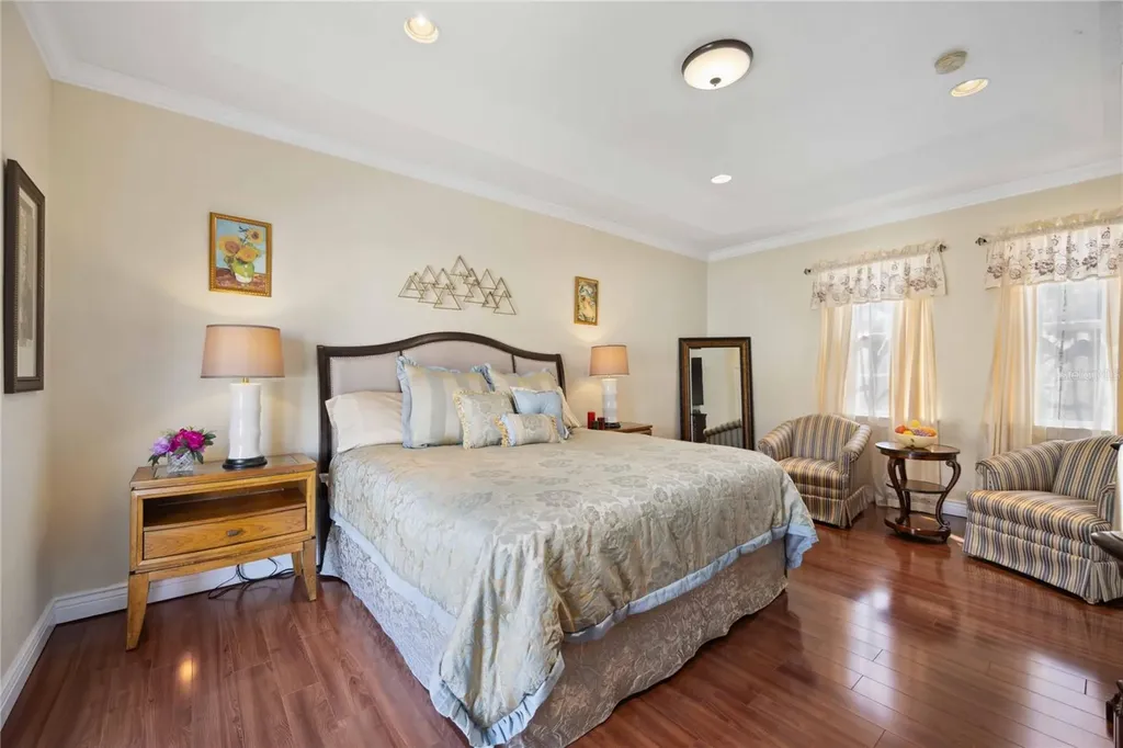1621 Dr Martin Luther King Way Sarasota FL 34234