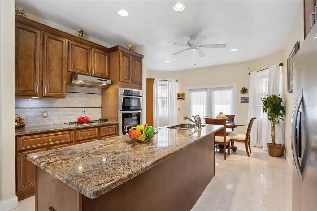 1621 Dr Martin Luther King Way Sarasota FL 34234