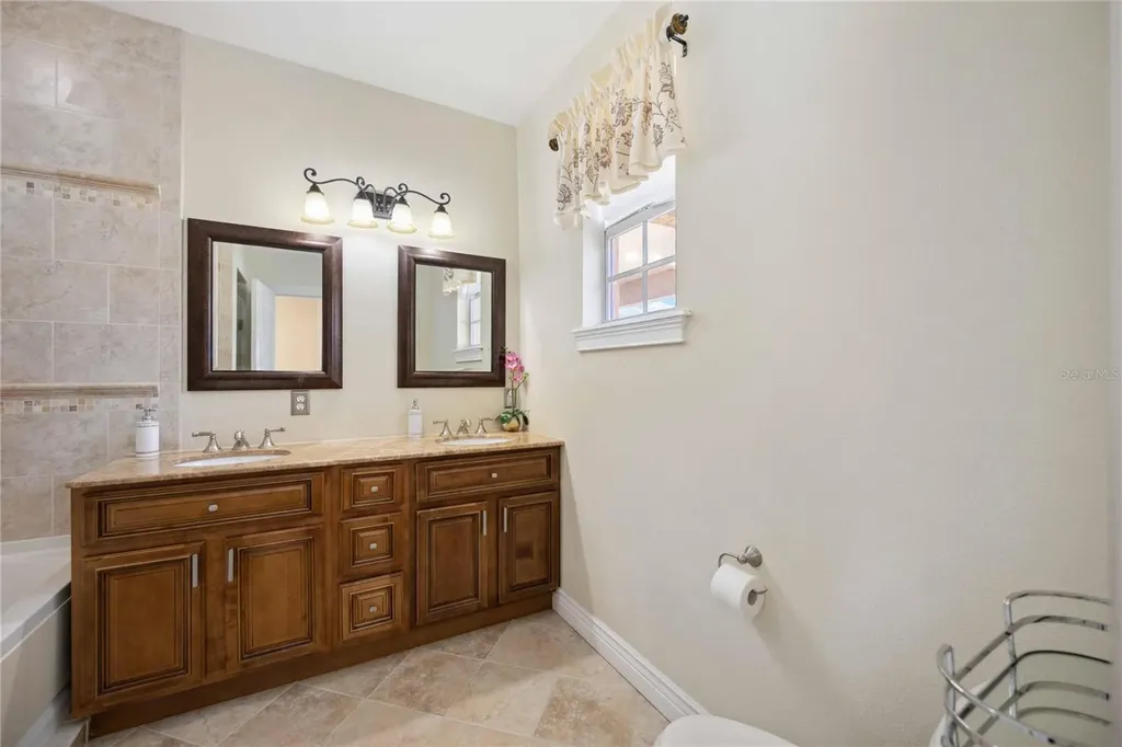 1621 Dr Martin Luther King Way Sarasota FL 34234