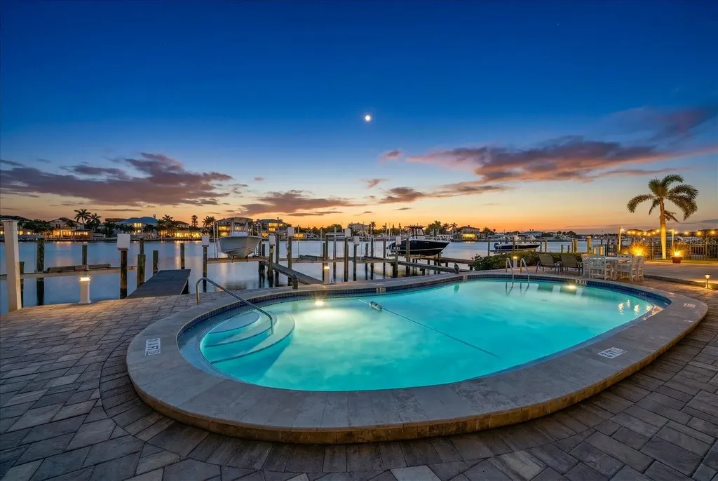 2515 Bay Boulevard Indian Rocks Beach FL 33785