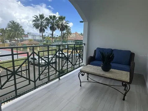 6690 Road Royal Palm Cond. Vega Alta PR 00692