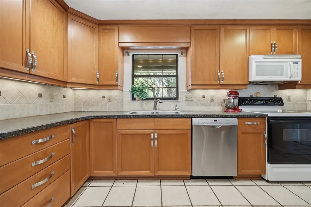 17611 NW 266th Street High Springs FL 32643