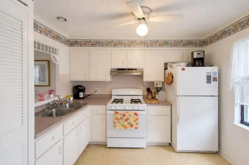 1428 Arrowhead Circle W Clearwater FL 33759