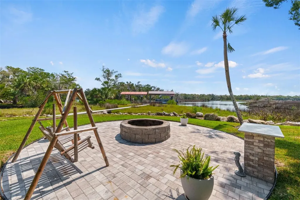 6730 S Beagle Drive Homosassa FL 34448