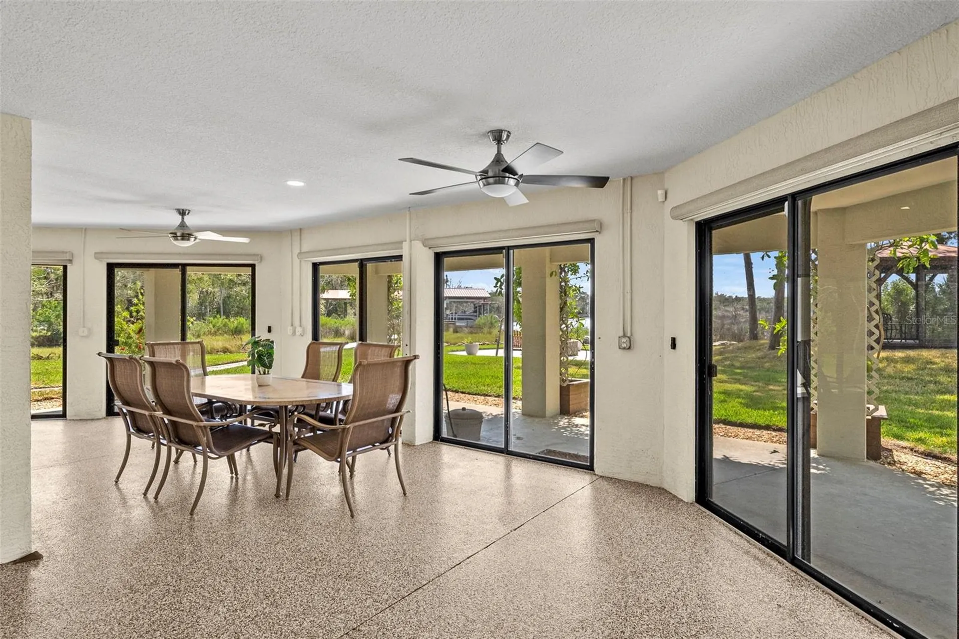 6730 S Beagle Drive Homosassa FL 34448