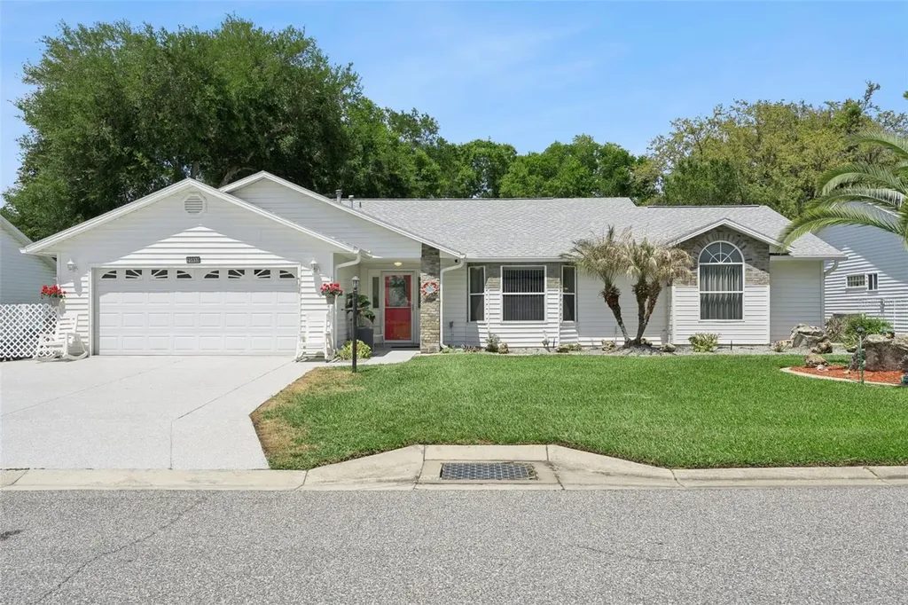 25933 Newcombe Circle Leesburg FL 34748
