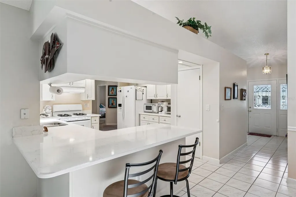 25933 Newcombe Circle Leesburg FL 34748