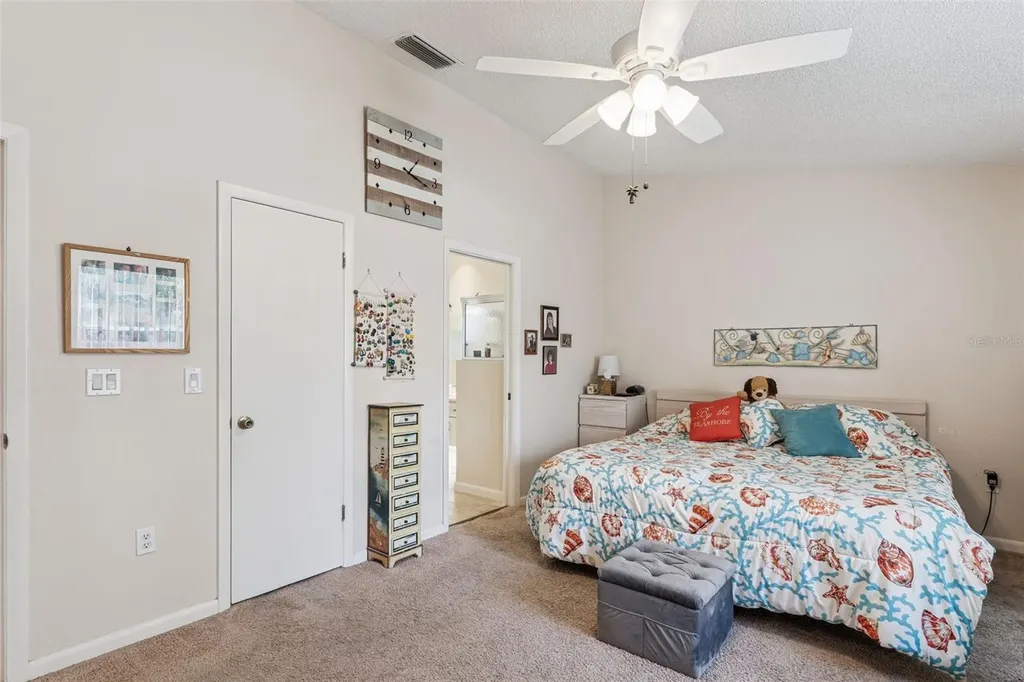 25933 Newcombe Circle Leesburg FL 34748