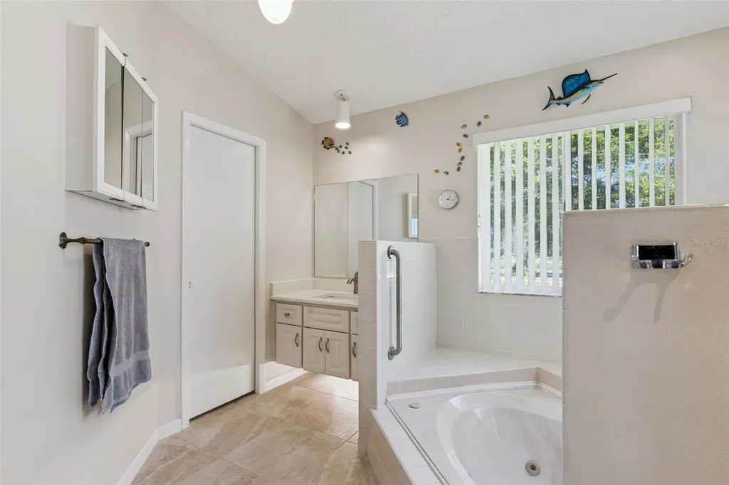 25933 Newcombe Circle Leesburg FL 34748