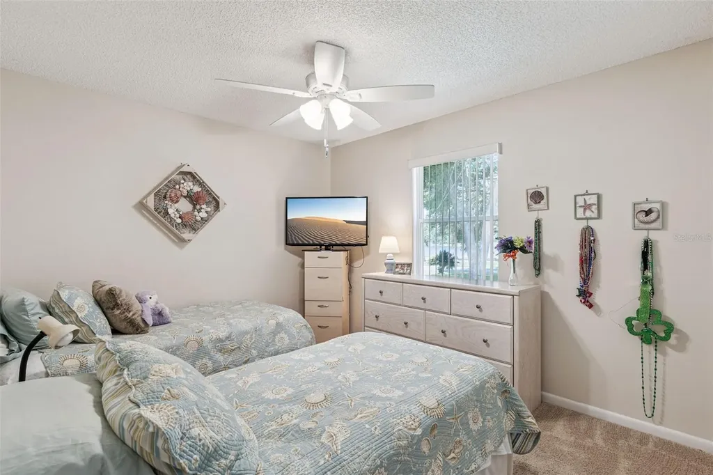 25933 Newcombe Circle Leesburg FL 34748