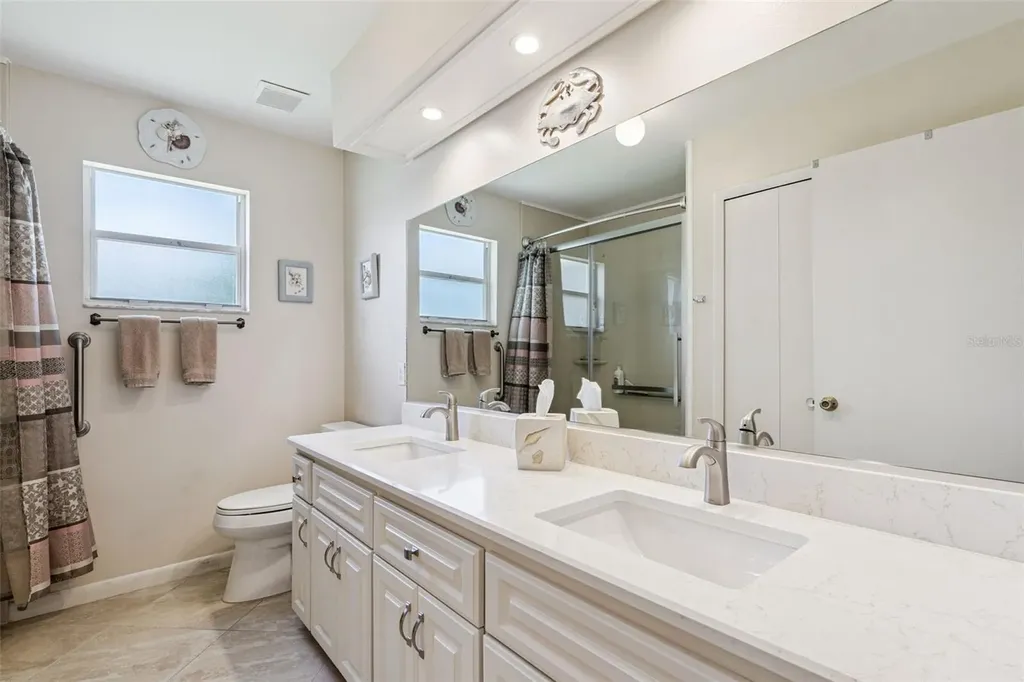 25933 Newcombe Circle Leesburg FL 34748