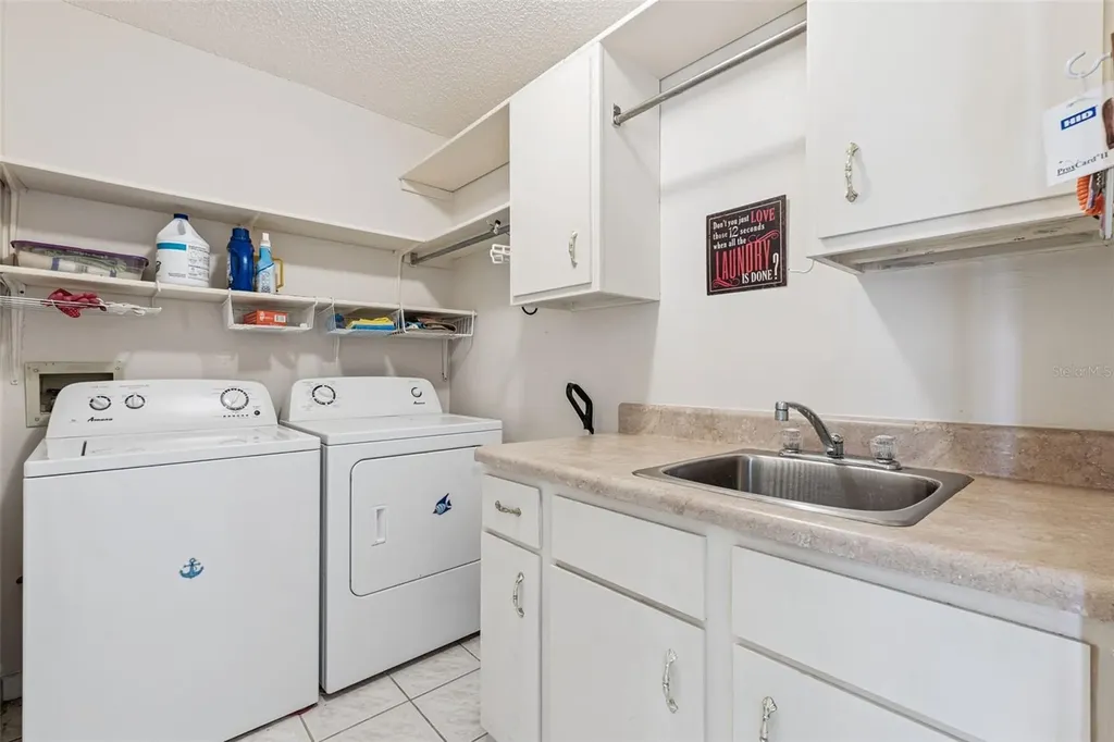25933 Newcombe Circle Leesburg FL 34748