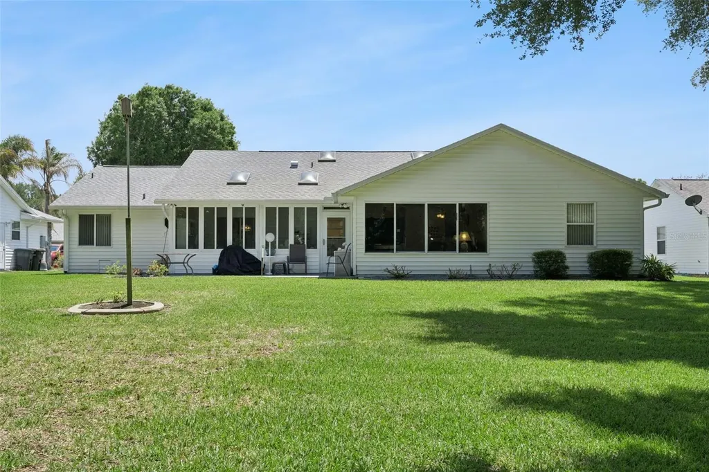 25933 Newcombe Circle Leesburg FL 34748