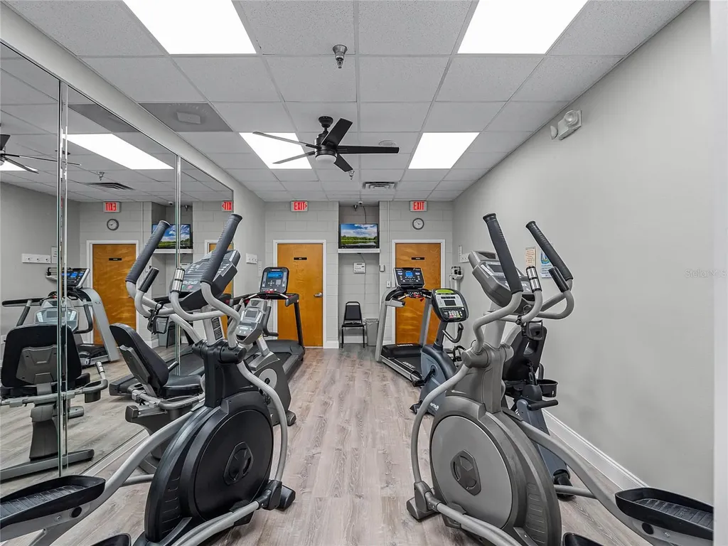25933 Newcombe Circle Leesburg FL 34748