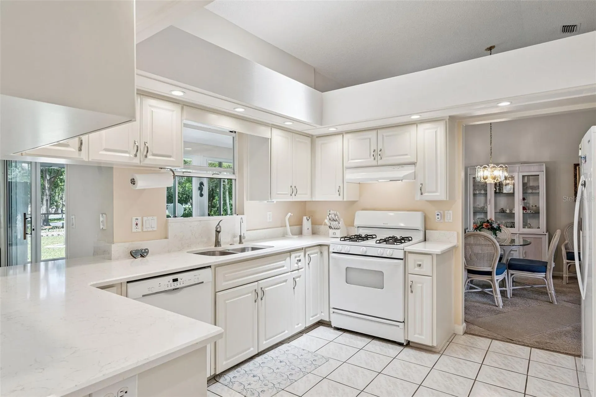25933 Newcombe Circle Leesburg FL 34748