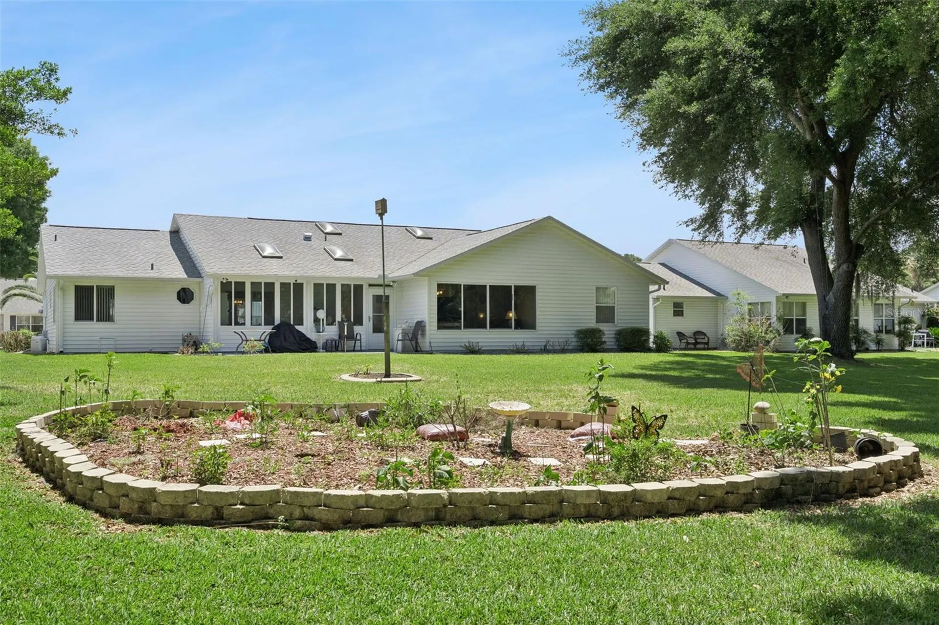 25933 Newcombe Circle Leesburg FL 34748