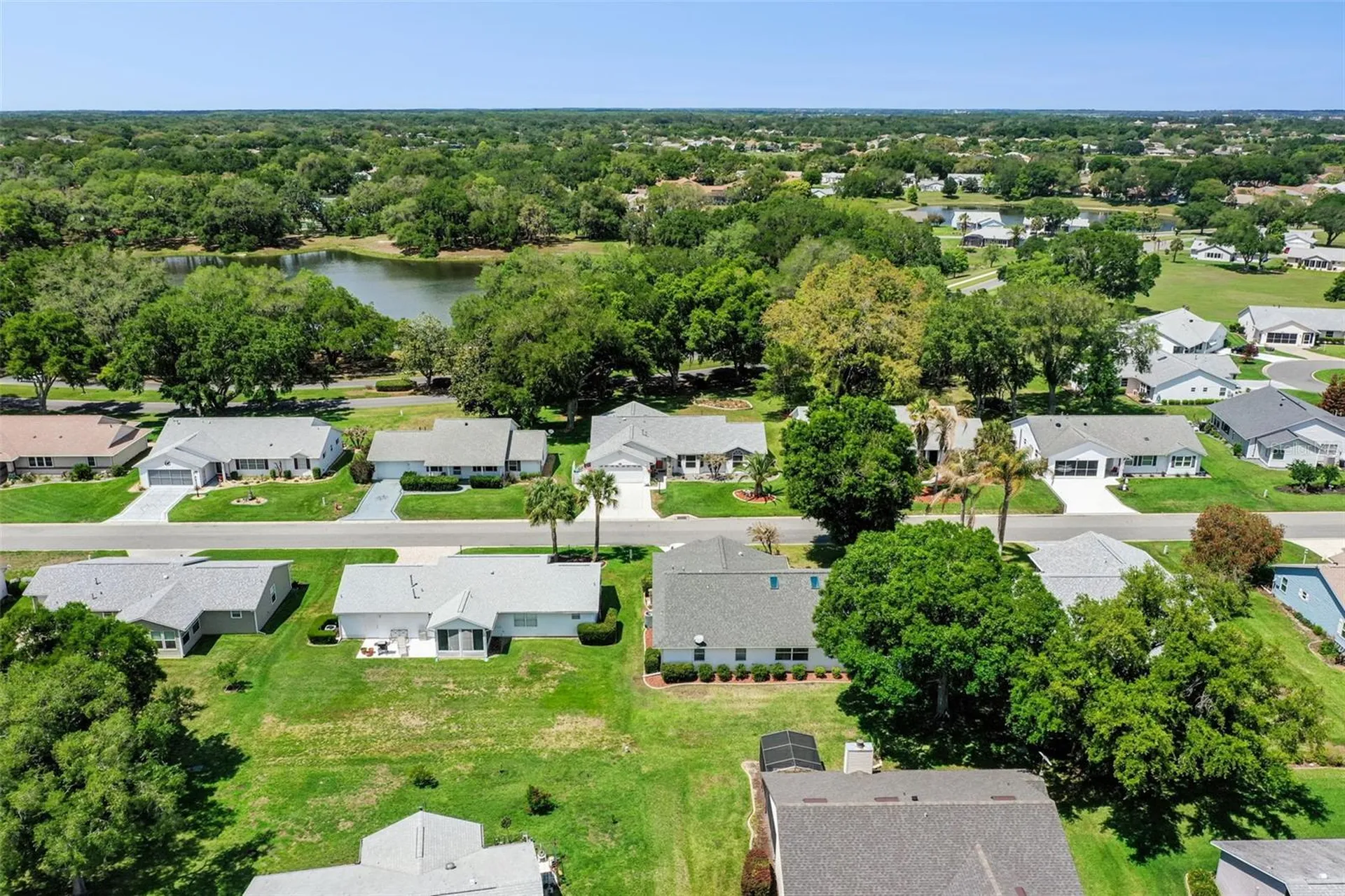 25933 Newcombe Circle Leesburg FL 34748