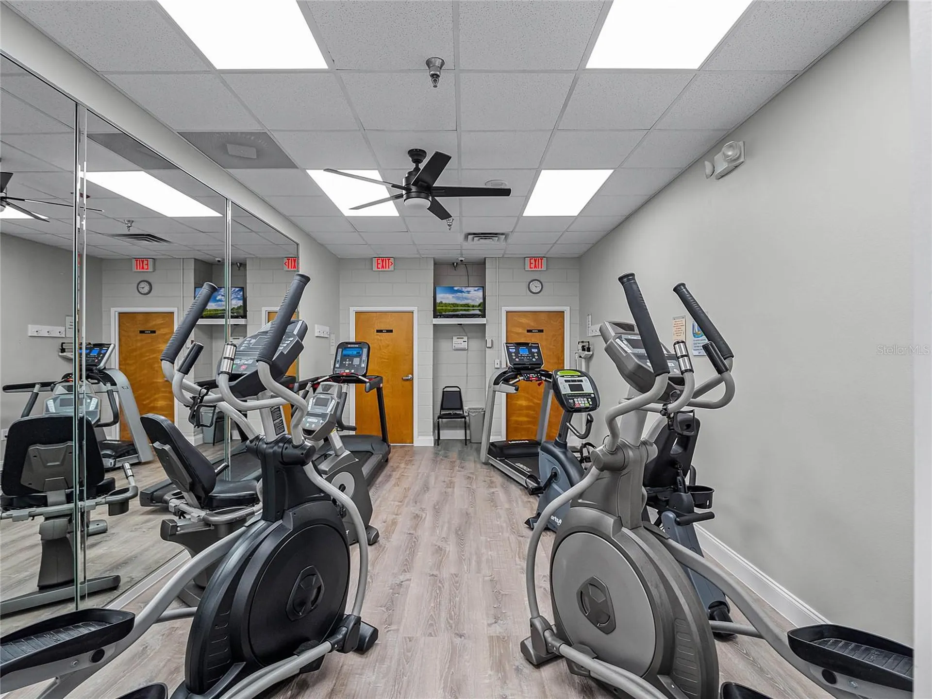 25933 Newcombe Circle Leesburg FL 34748