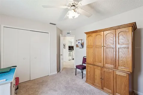 25933 Newcombe Circle Leesburg FL 34748