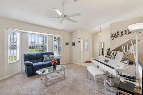 25933 Newcombe Circle Leesburg FL 34748