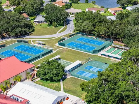 25933 Newcombe Circle Leesburg FL 34748