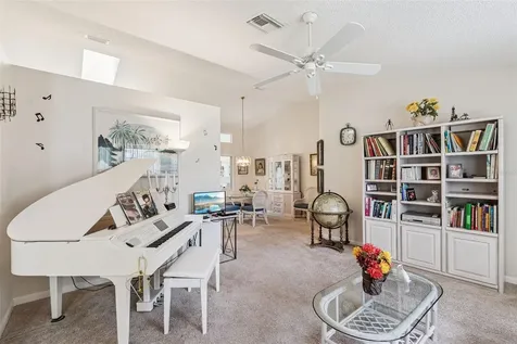 25933 Newcombe Circle Leesburg FL 34748