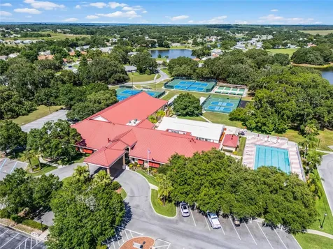 25933 Newcombe Circle Leesburg FL 34748