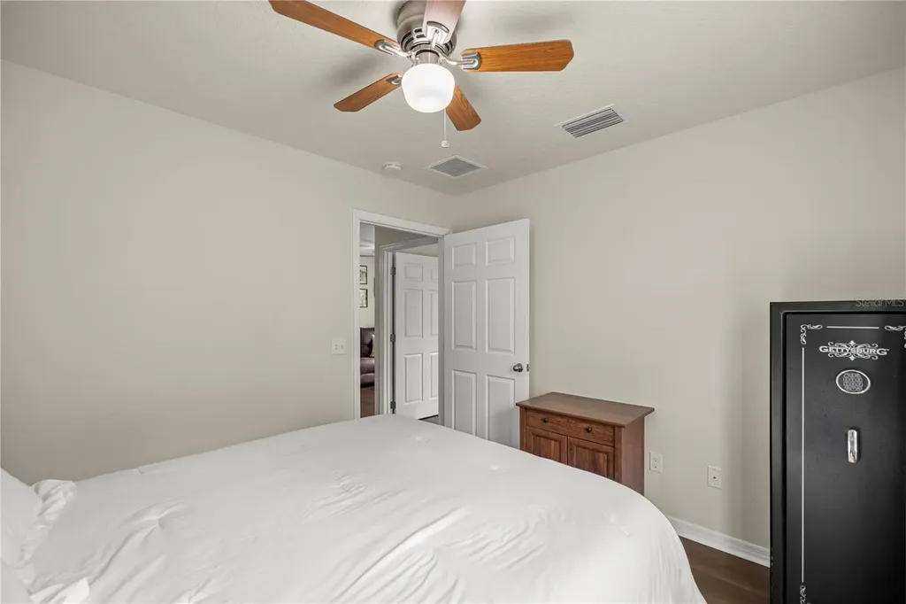 8121 County Road 243b Wildwood FL 34785