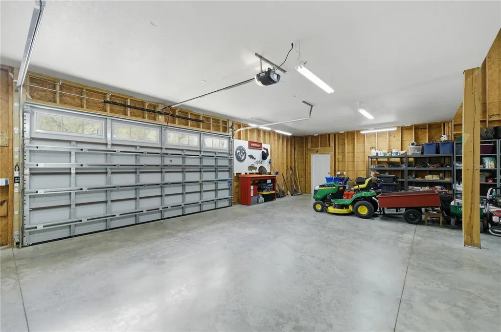 8121 County Road 243b Wildwood FL 34785