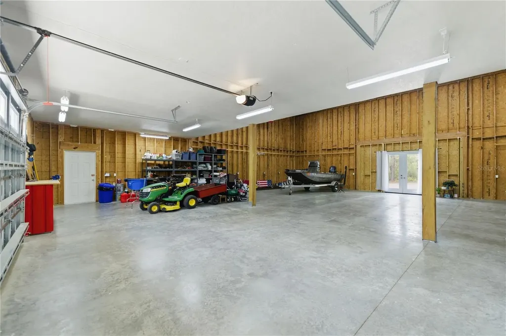 8121 County Road 243b Wildwood FL 34785
